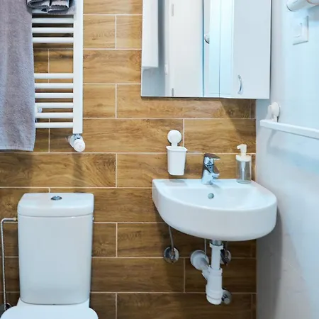 Cozy And Lovely I & Ii Daire *