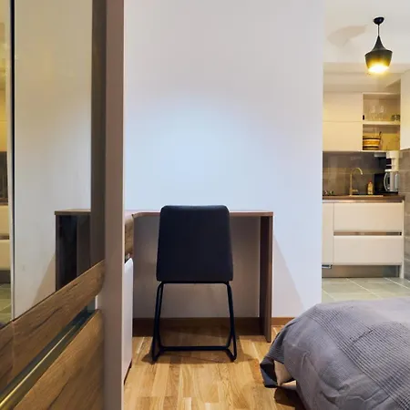 Cozy And Lovely I & Ii Apartment