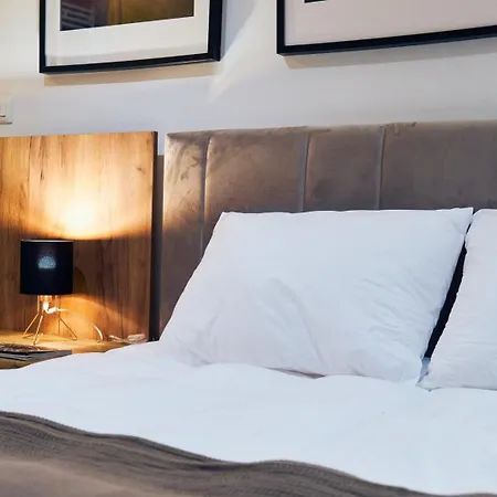 Cozy And Lovely I & Ii Apartment *